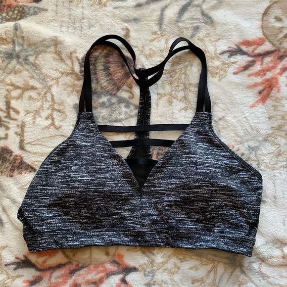 2 SM VS/Pink bralettes - Picture 3 of 7